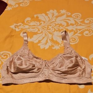 NWT Trulife Wirefree Bra